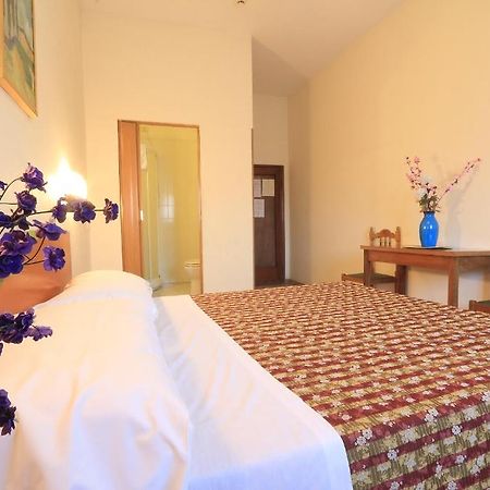 Hotel Ottaviani Firenze Ruang foto